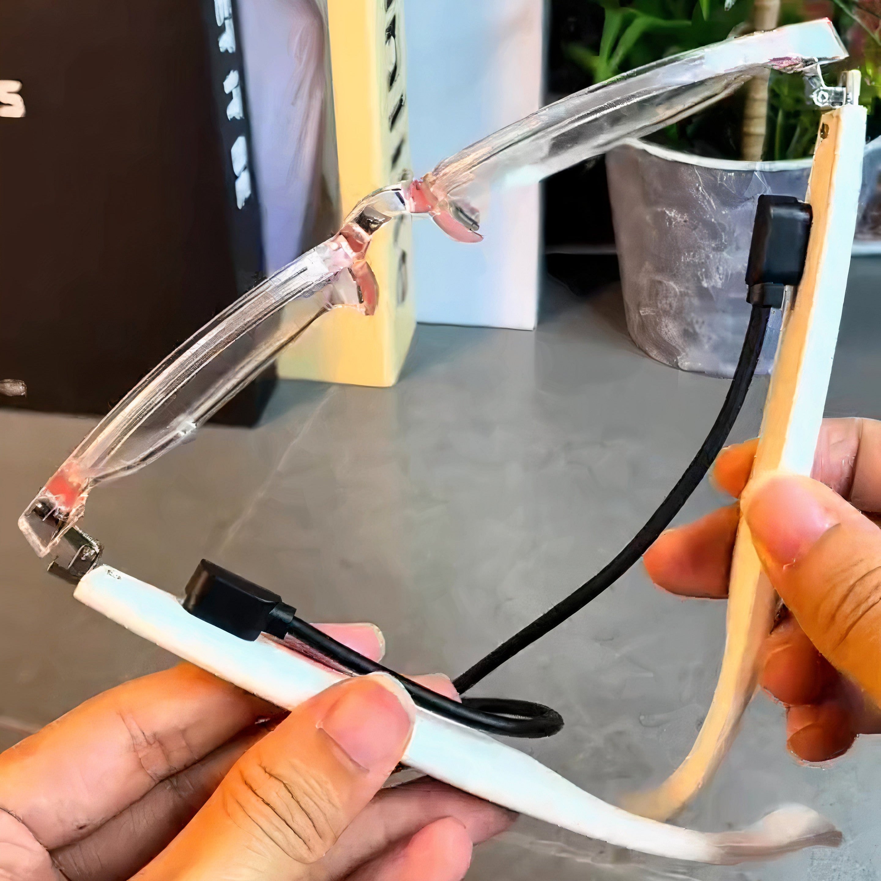 SpråkSyn – Smarta översättarglasögon med AI i realtid