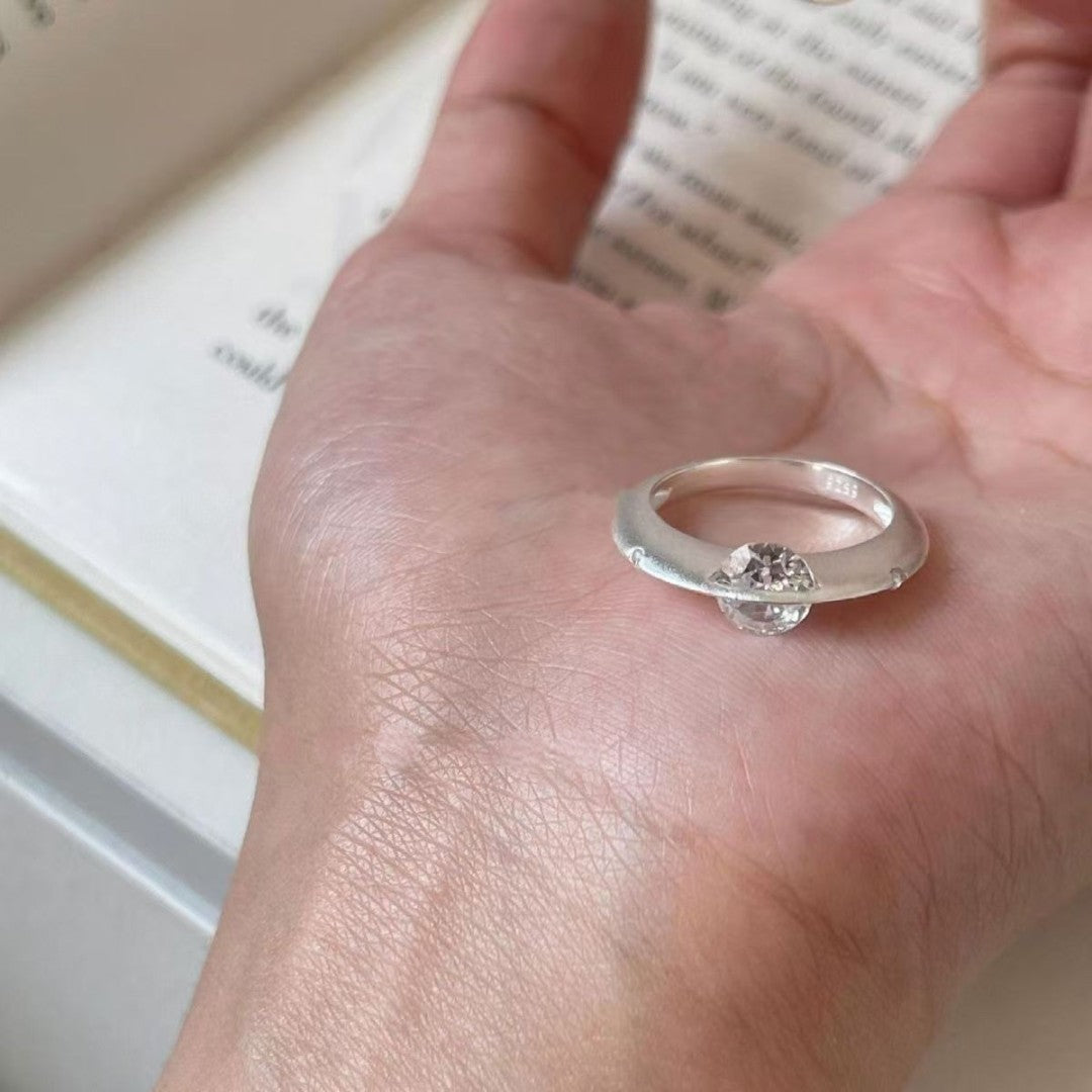 LjusCirkel – Handgjord ring i silver med roterande design och tidlös elegans