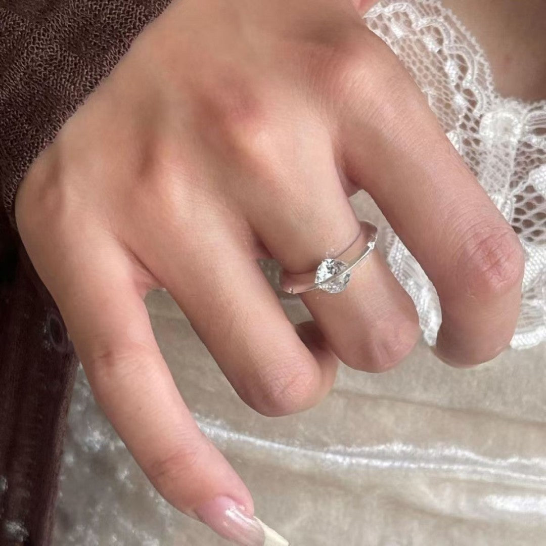 LjusCirkel – Handgjord ring i silver med roterande design och tidlös elegans